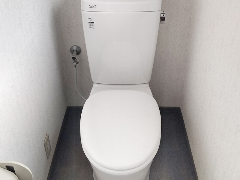トイレリフォーム お掃除しやすい、明るくきれいなトイレ